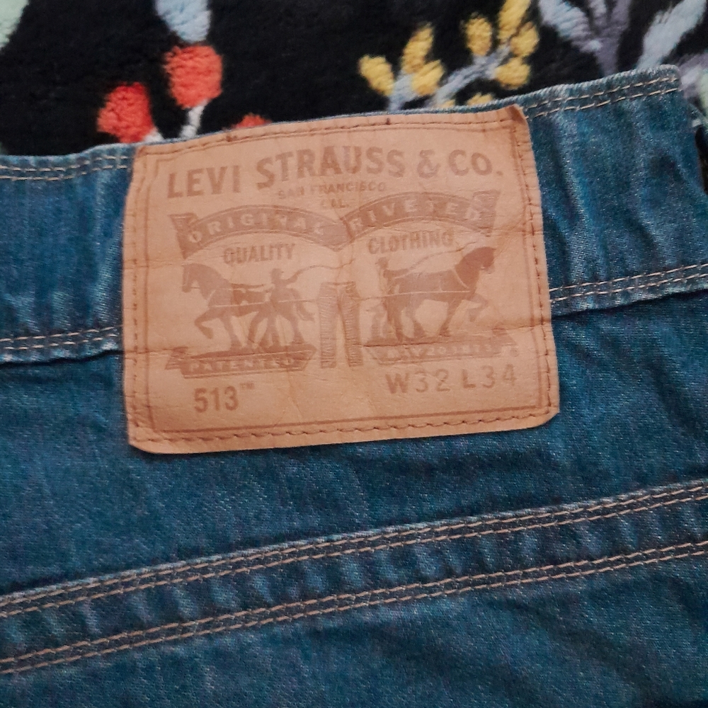 A pair of Levi's slim jeans - Picture 2 of 2
